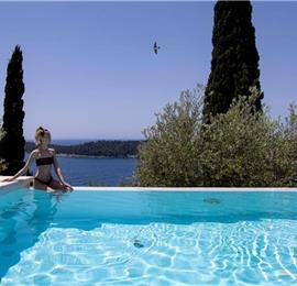 Luxury 4 Bedroom Villa with Infinity Pool, Sauna and Sea Views in Sveti Jakov, near Dubrovnik, Sleeps 8
